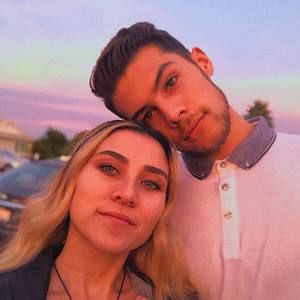 Meet your Posher, Adrienne